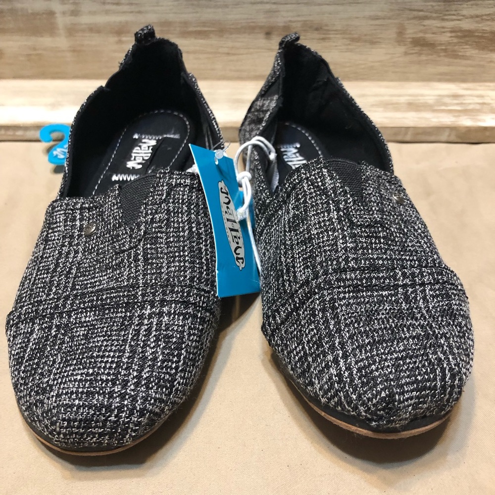 Women’s Mad Love Lydia Slip on Sneakers, NWT - Picture 3 of 6